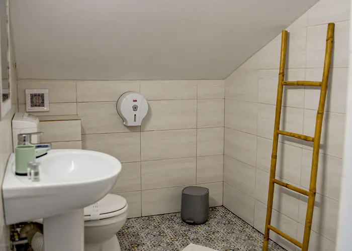 ゲストハウス Spot 4*